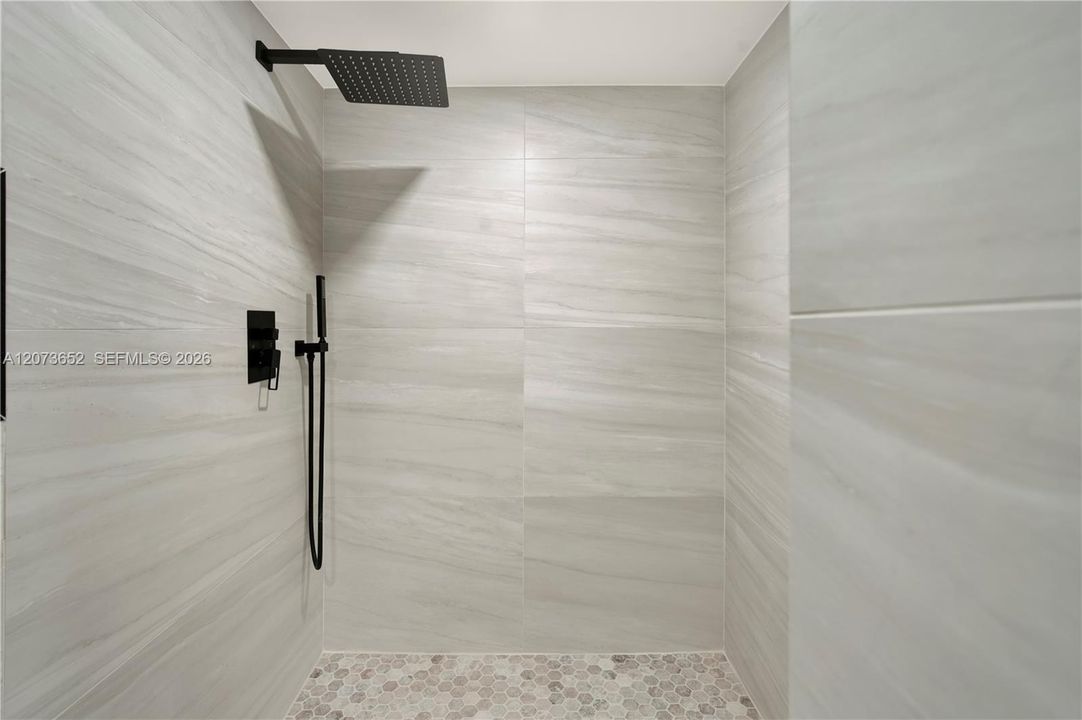 For Rent: $8,500 (2 beds, 2 baths, 1410 Square Feet)