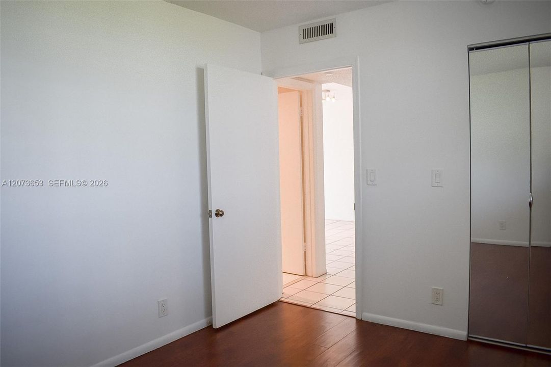 В аренду: $1,950 (2 спален, 2 ванн, 970 Квадратных фут)