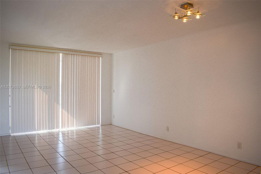 В аренду: $1,950 (2 спален, 2 ванн, 970 Квадратных фут)