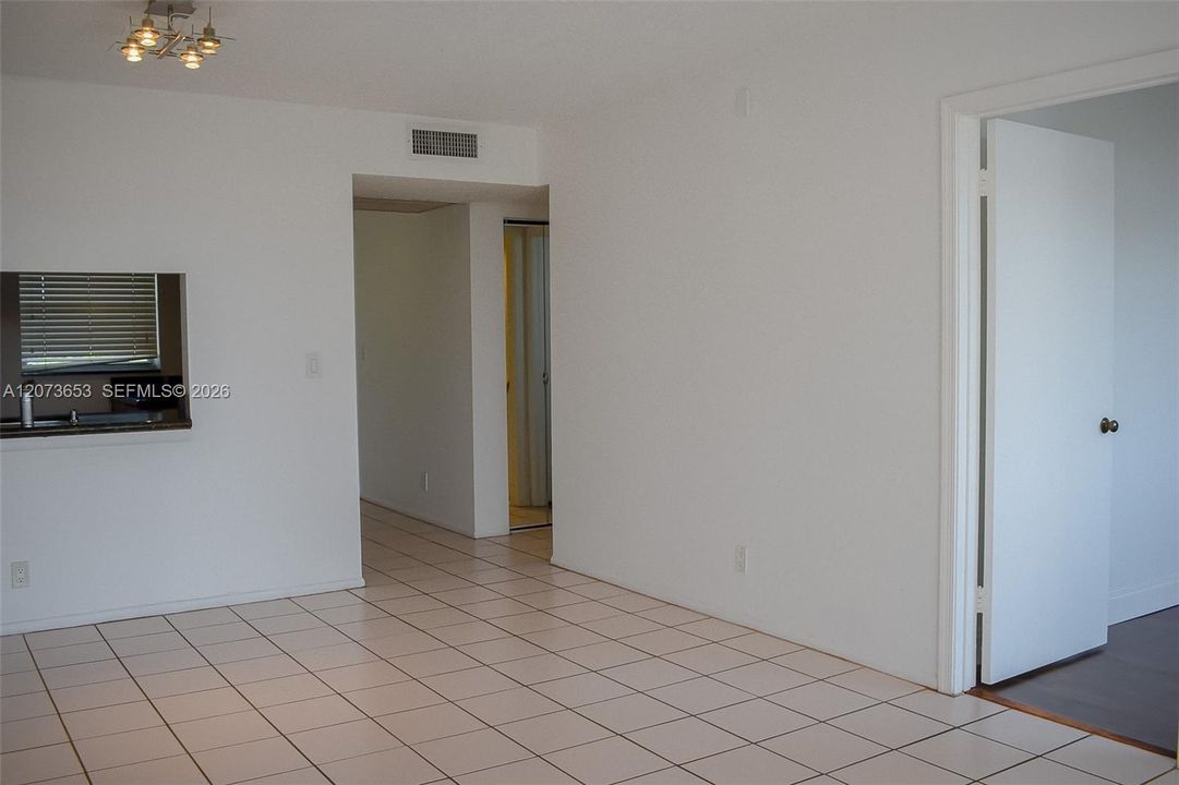 В аренду: $1,950 (2 спален, 2 ванн, 970 Квадратных фут)