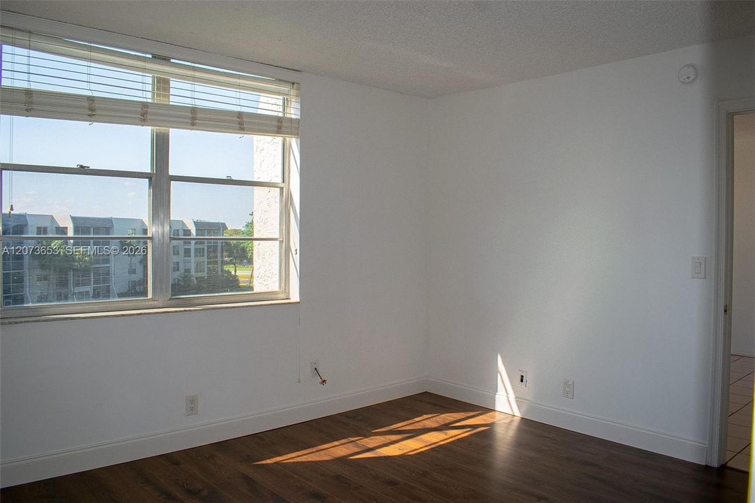 В аренду: $1,950 (2 спален, 2 ванн, 970 Квадратных фут)