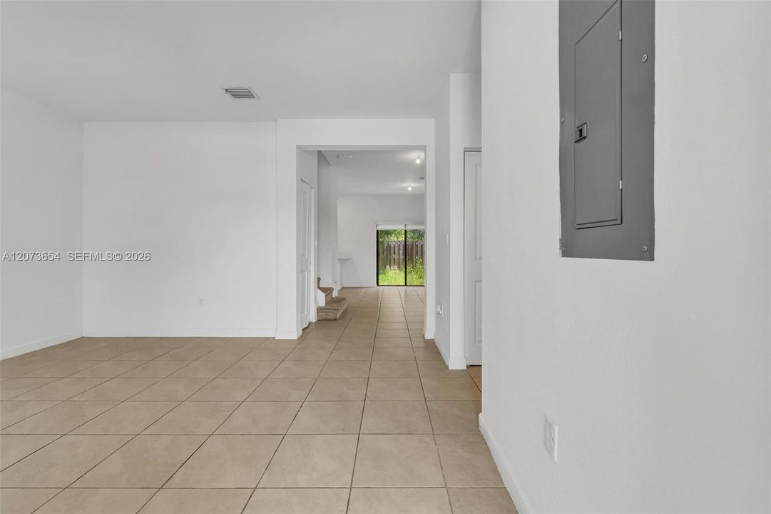 For Sale: $392,500 (3 beds, 2 baths, 1483 Square Feet)