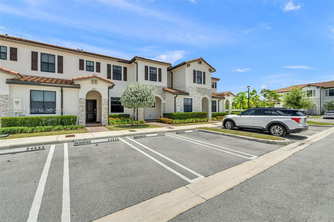 For Sale: $392,500 (3 beds, 2 baths, 1483 Square Feet)