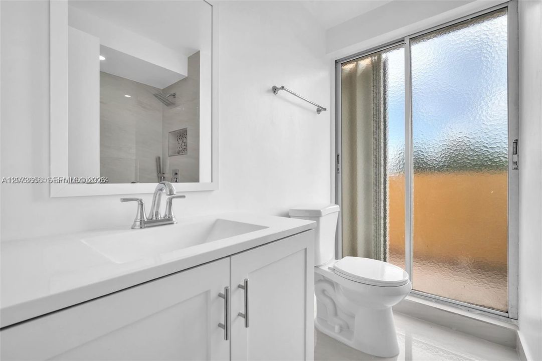 For Rent: $2,100 (2 beds, 1 baths, 1006 Square Feet)