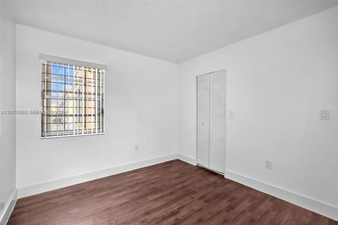 For Rent: $2,100 (2 beds, 1 baths, 1006 Square Feet)