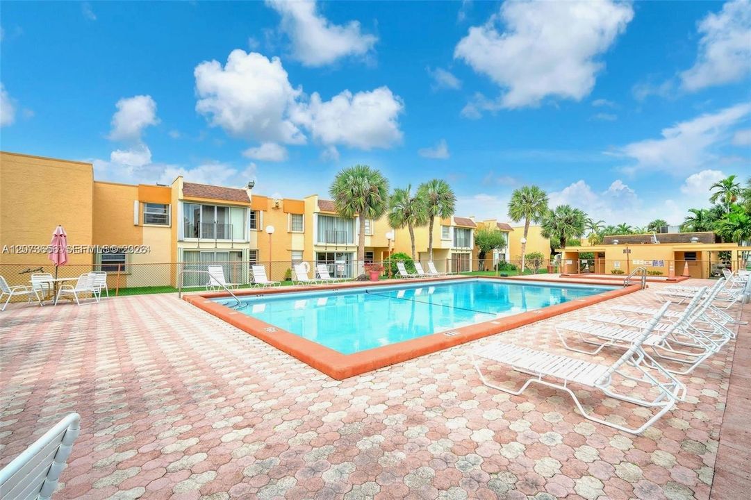 For Rent: $2,100 (2 beds, 1 baths, 1006 Square Feet)
