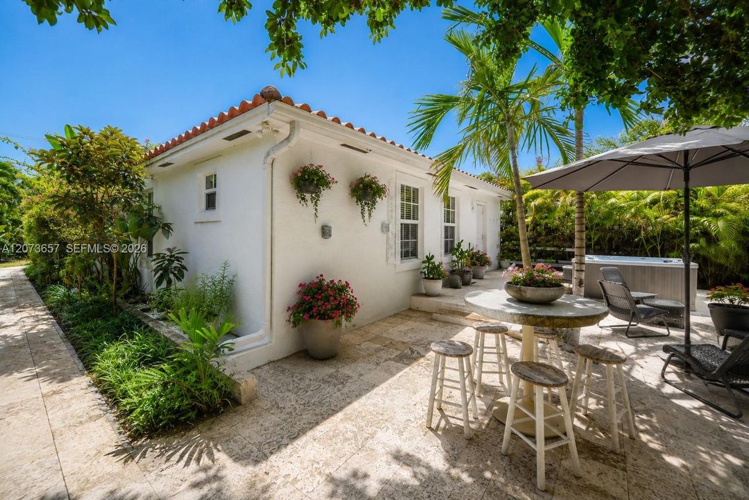 En Venta: $729,000 (3 camas, 2 baños, 0 Pies cuadrados)