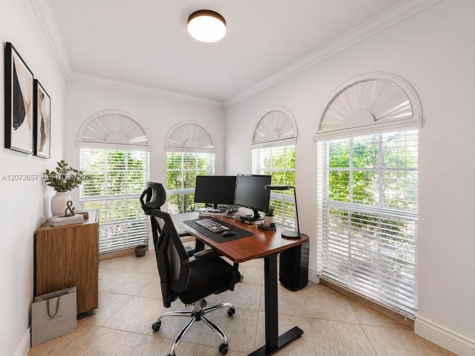 En Venta: $729,000 (3 camas, 2 baños, 0 Pies cuadrados)