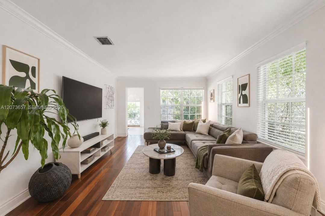 En Venta: $729,000 (3 camas, 2 baños, 0 Pies cuadrados)
