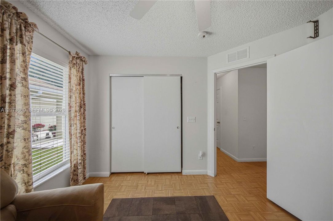 For Sale: $159,900 (2 beds, 2 baths, 1280 Square Feet)