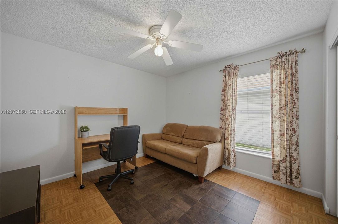 For Sale: $159,900 (2 beds, 2 baths, 1280 Square Feet)