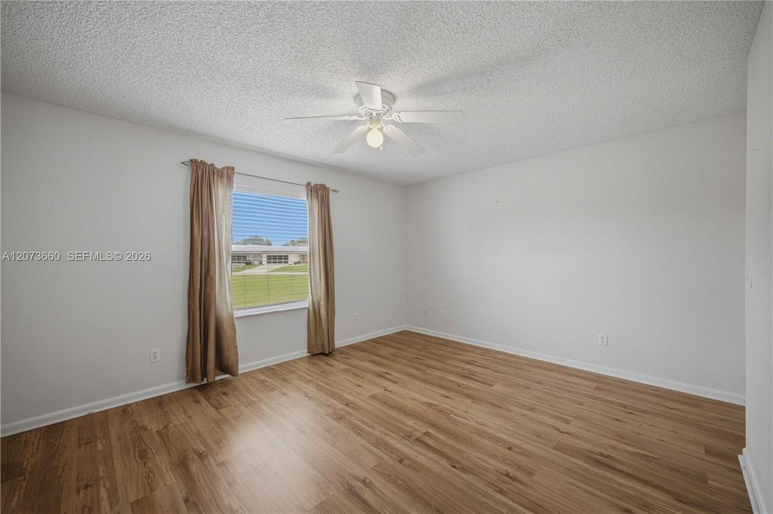 For Sale: $159,900 (2 beds, 2 baths, 1280 Square Feet)