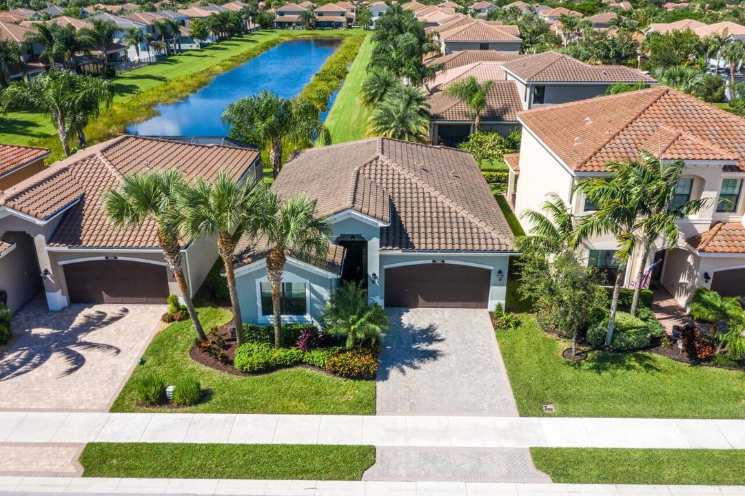 Sorrento Model Lake View