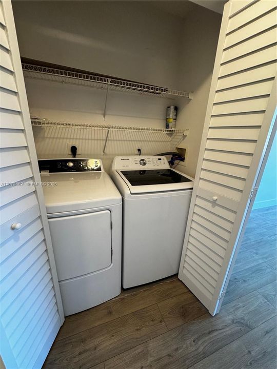 For Rent: $2,500 (2 beds, 2 baths, 966 Square Feet)