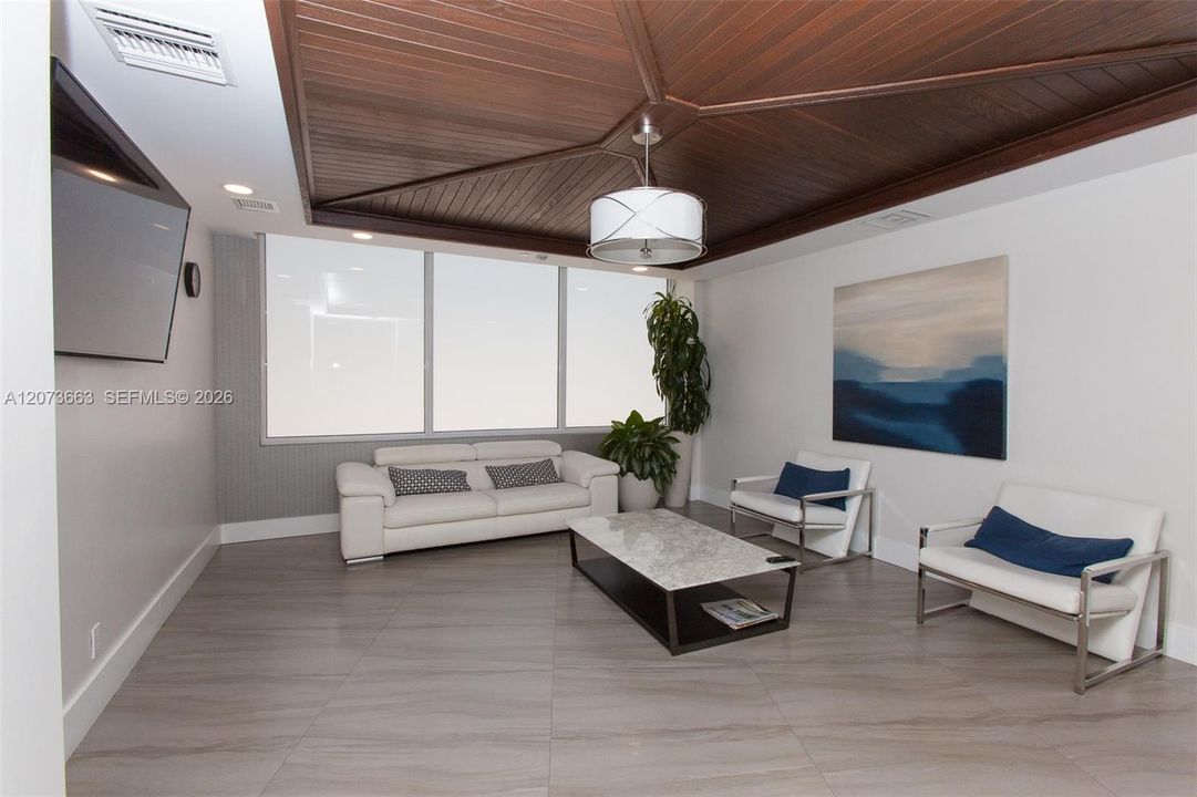 En Venta: $549,000 (2 camas, 2 baños, 1560 Pies cuadrados)