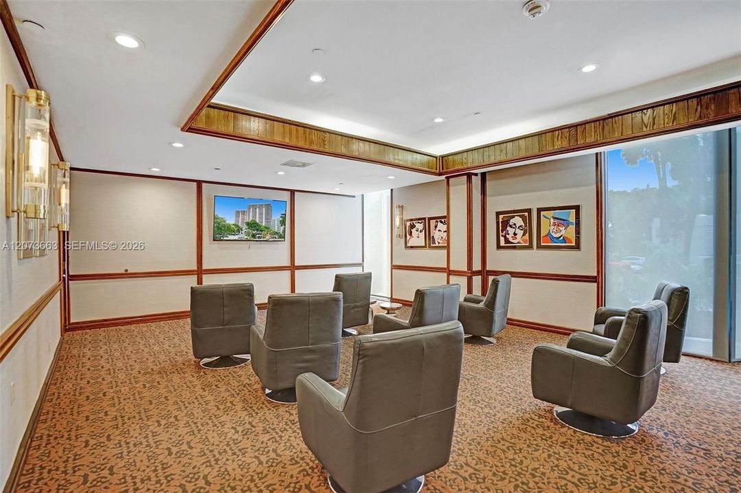 En Venta: $549,000 (2 camas, 2 baños, 1560 Pies cuadrados)