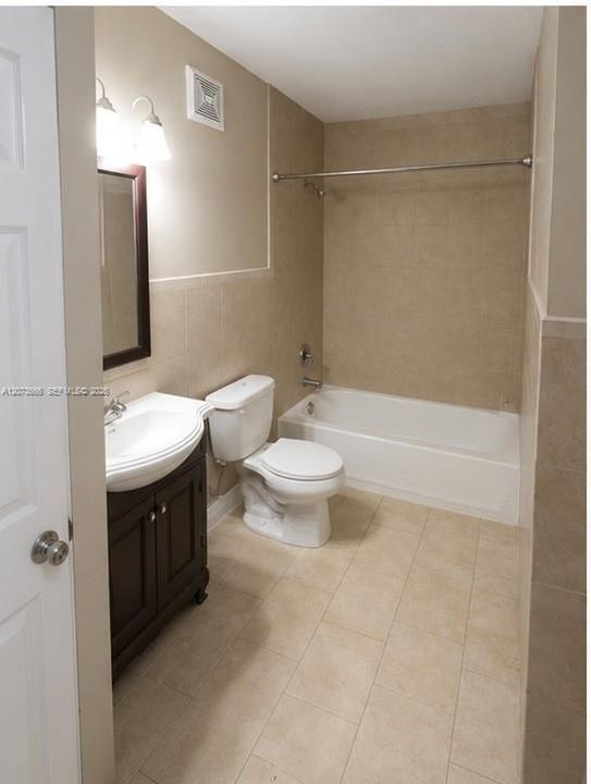 For Rent: $1,900 (1 beds, 1 baths, 618 Square Feet)