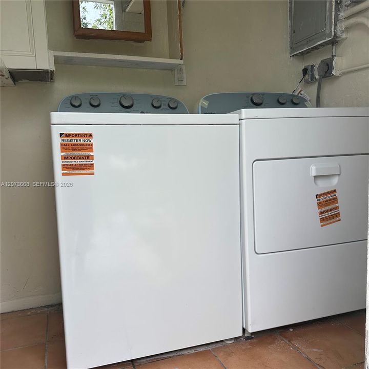 For Rent: $2,800 (2 beds, 1 baths, 1148 Square Feet)