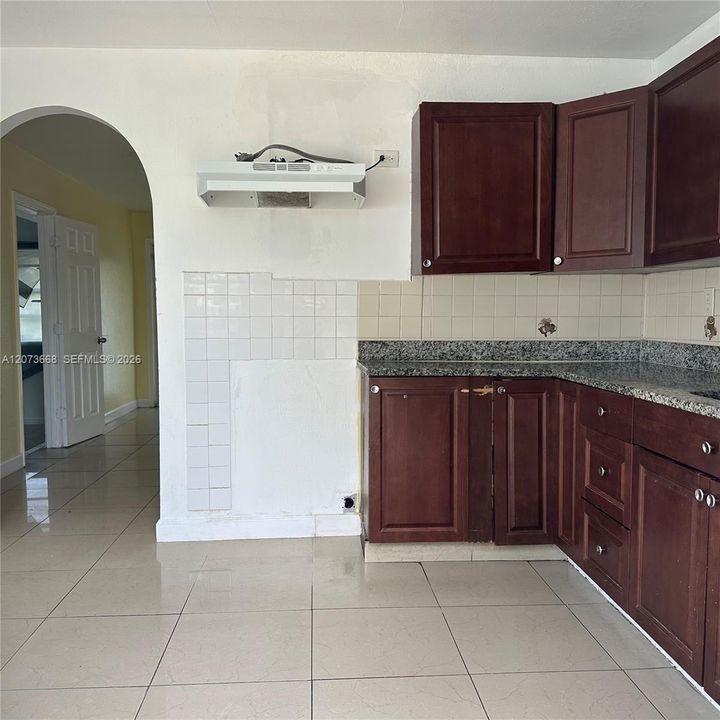 For Rent: $2,800 (2 beds, 1 baths, 1148 Square Feet)