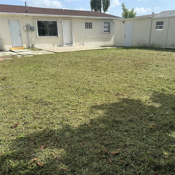 For Rent: $2,800 (2 beds, 1 baths, 1148 Square Feet)
