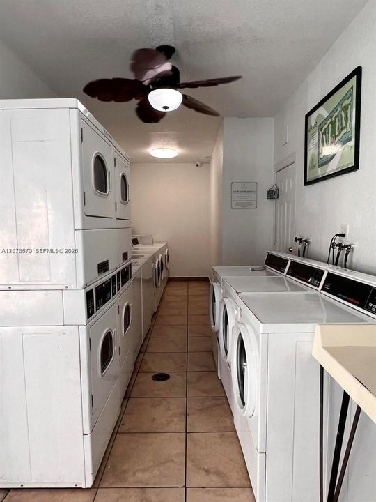 В аренду: $1,850 (2 спален, 2 ванн, 925 Квадратных фут)
