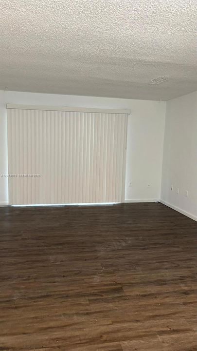 В аренду: $1,850 (2 спален, 2 ванн, 925 Квадратных фут)