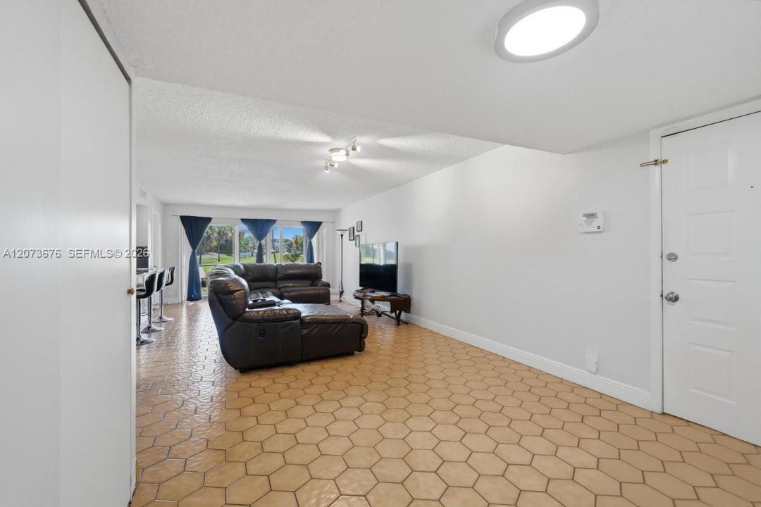 For Rent: $2,700 (3 beds, 2 baths, 1150 Square Feet)