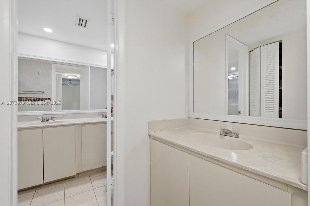 For Rent: $2,700 (3 beds, 2 baths, 1150 Square Feet)