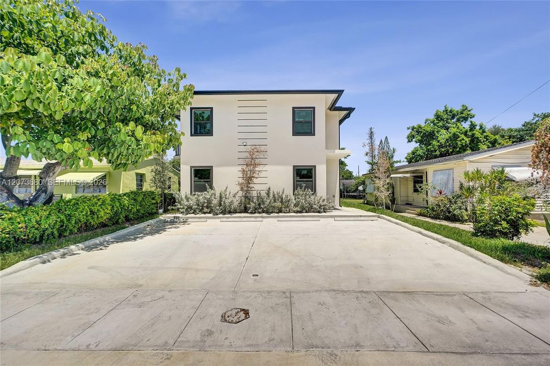 For Rent: $3,300 (3 beds, 3 baths, 1500 Square Feet)
