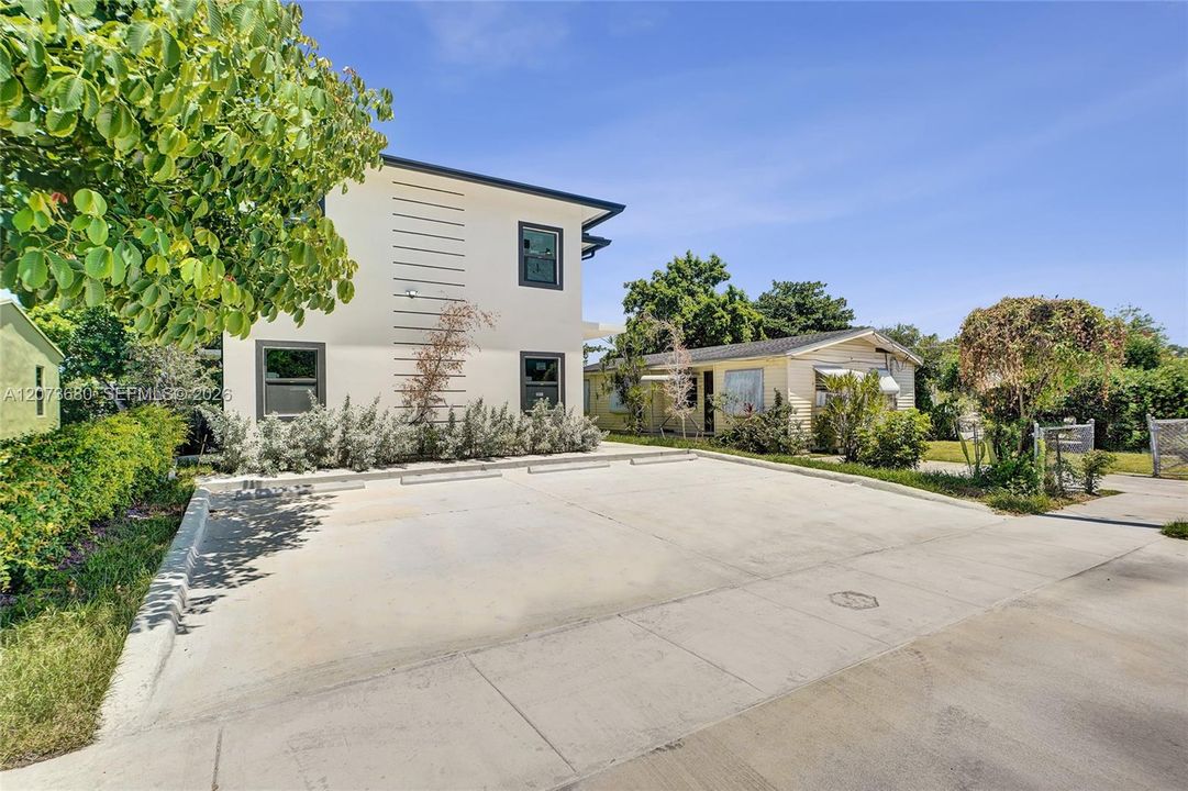 For Rent: $3,300 (3 beds, 3 baths, 1500 Square Feet)