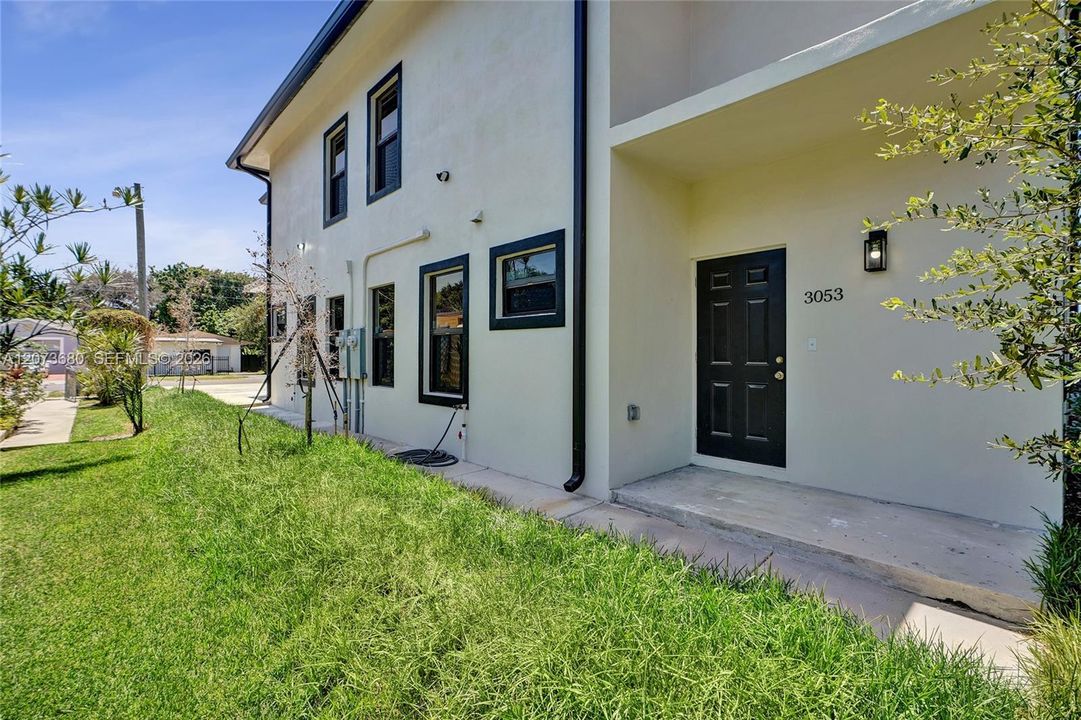 For Rent: $3,300 (3 beds, 3 baths, 1500 Square Feet)