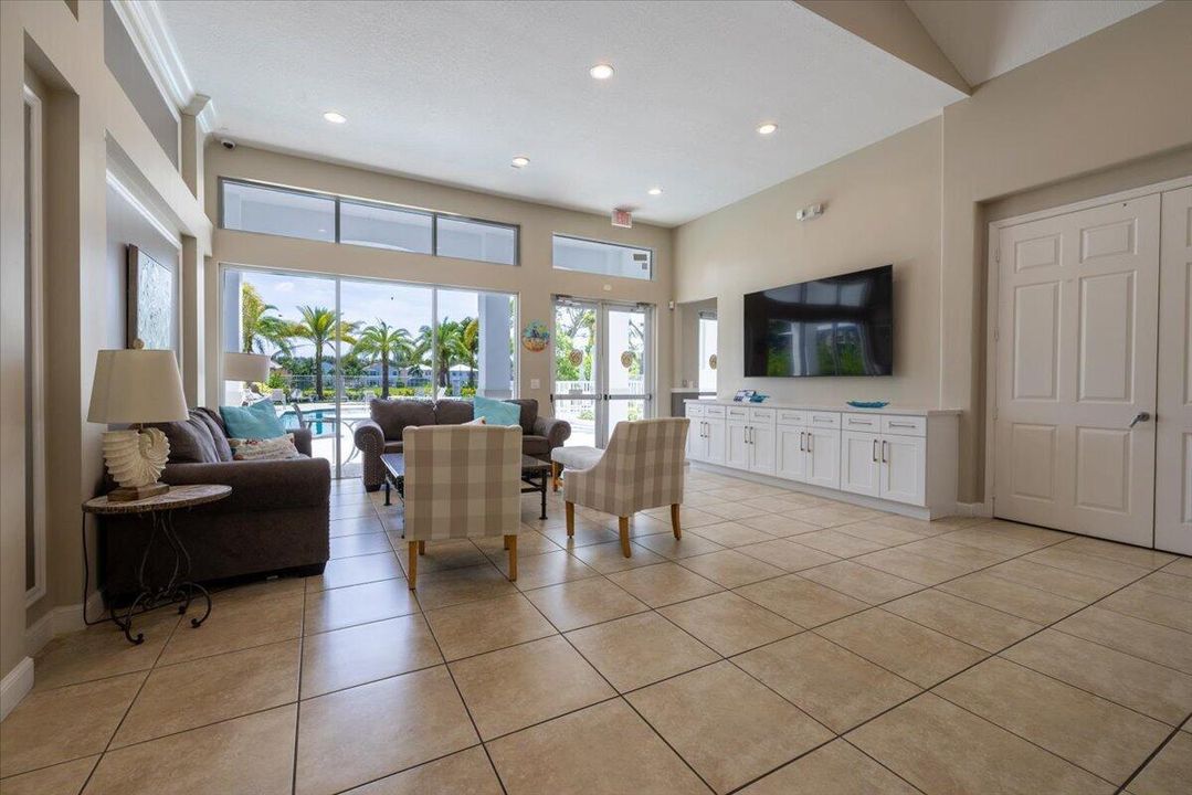 36-4841 N Classical Blvd X--7