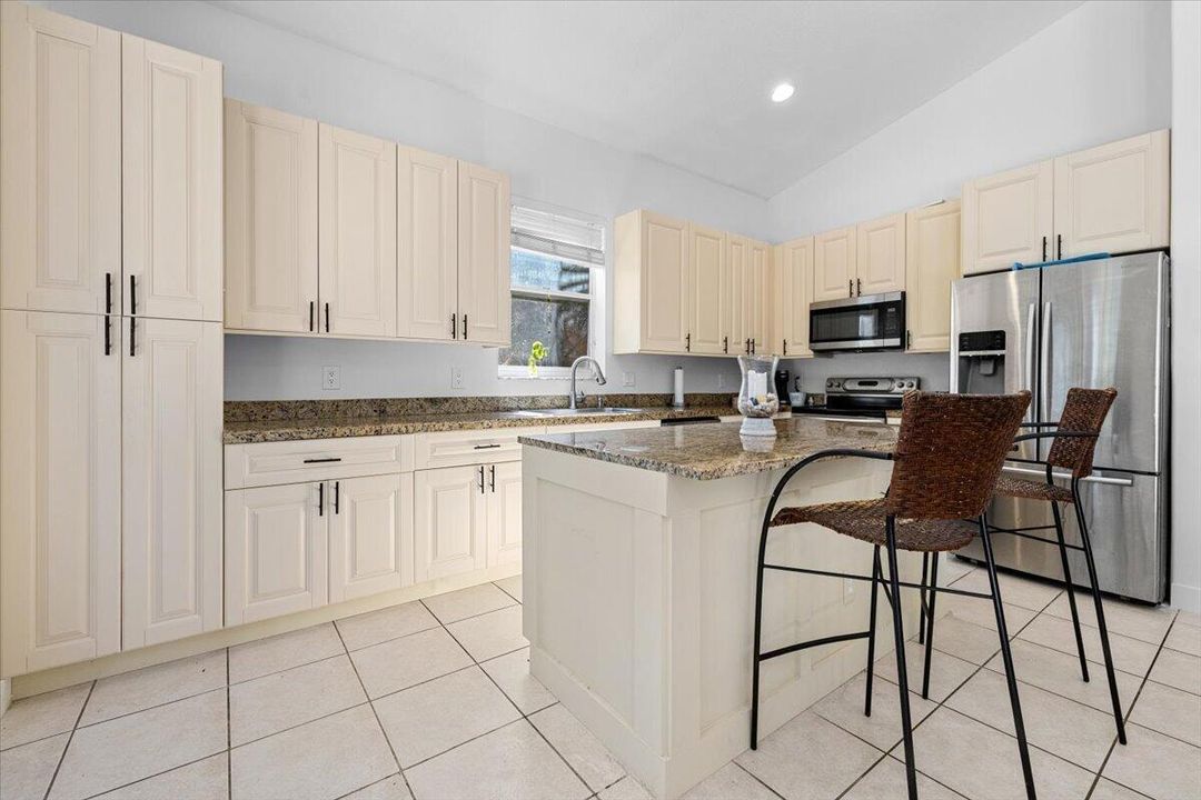 12-4841 N Classical Blvd A-0496