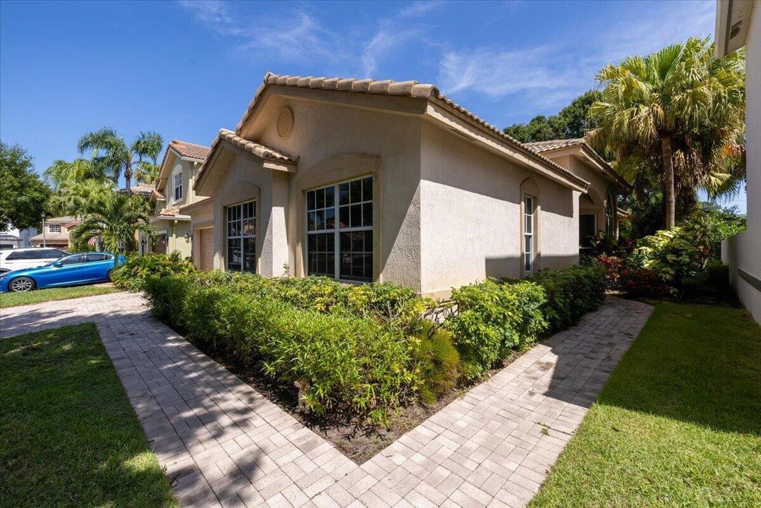 43-4841 N Classical Blvd X--18
