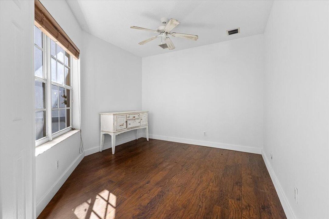 16-4841 N Classical Blvd A-0543