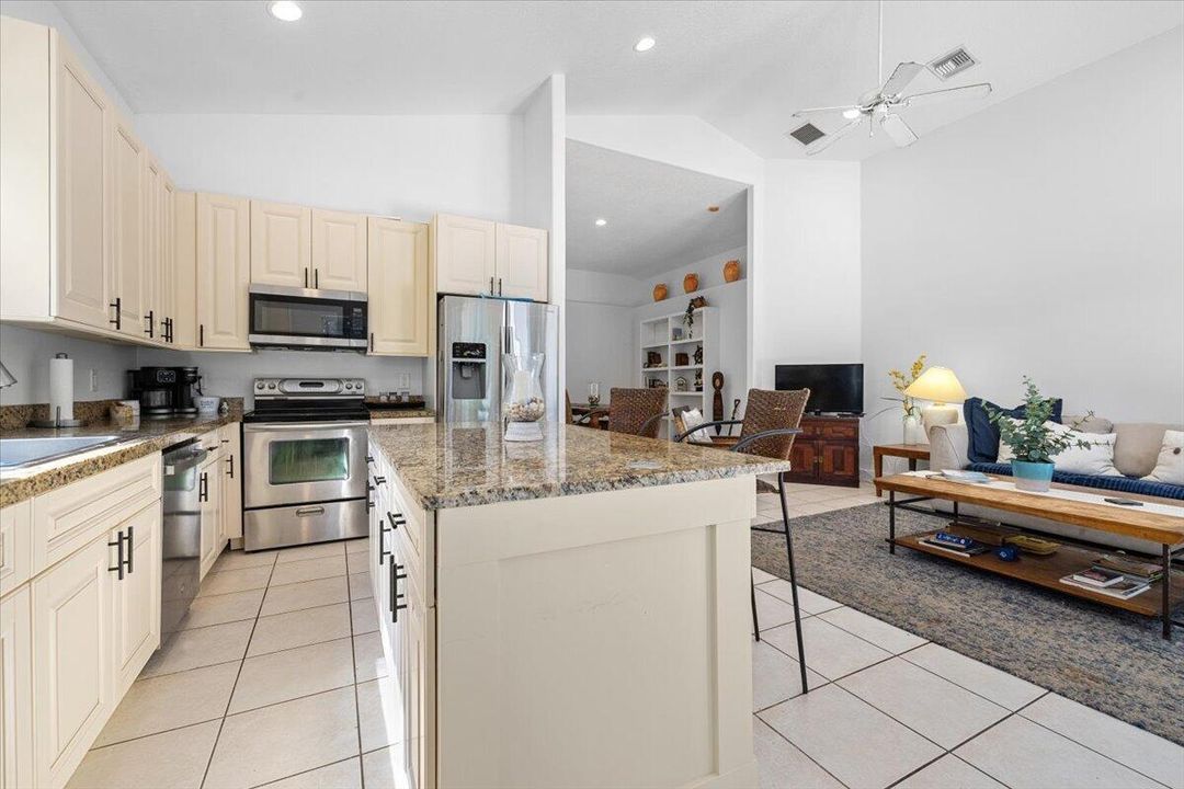 11-4841 N Classical Blvd A-0486