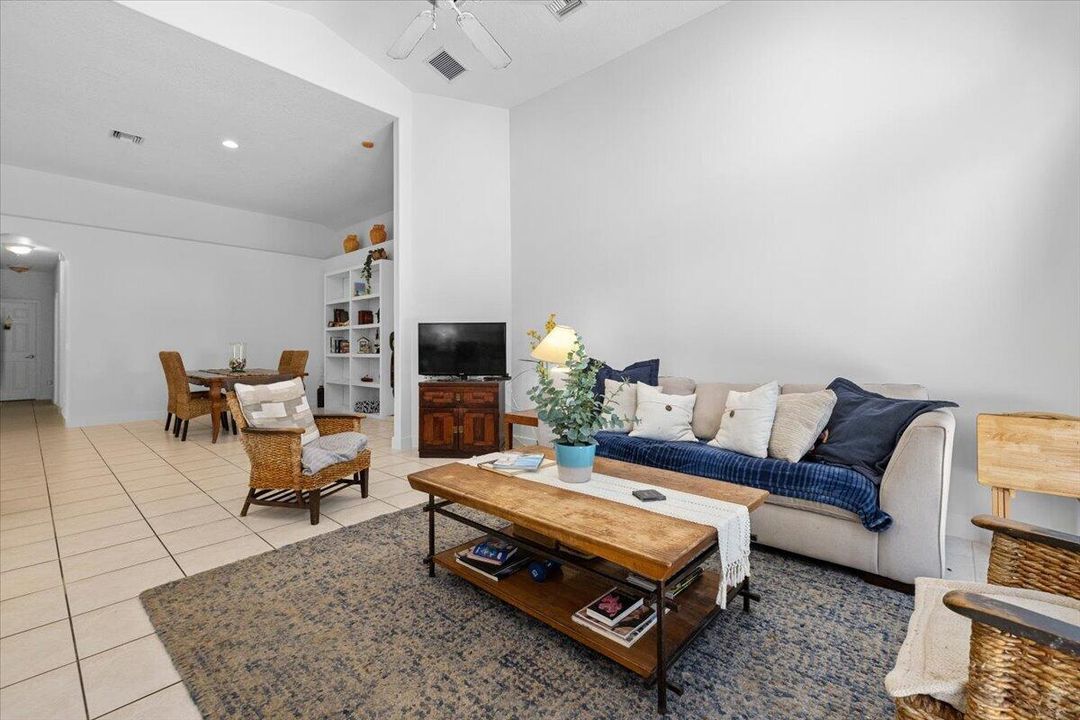 07-4841 N Classical Blvd A-0437