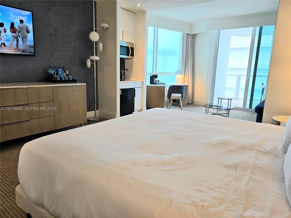 For Sale: $910,000 (0 beds, 1 baths, 516 Square Feet)