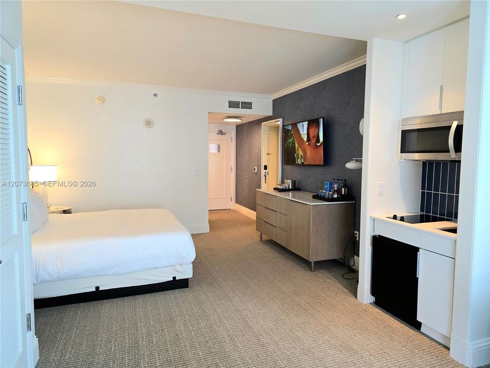For Sale: $910,000 (0 beds, 1 baths, 516 Square Feet)