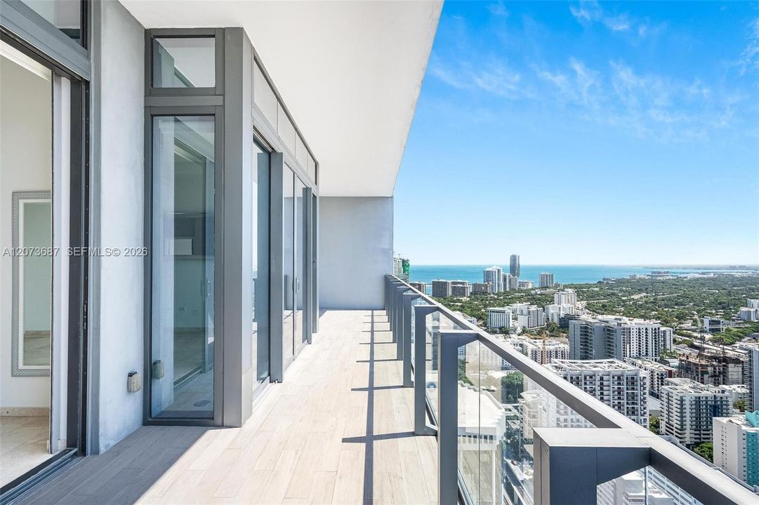 For Sale: $1,325,000 (2 beds, 2 baths, 1407 Square Feet)