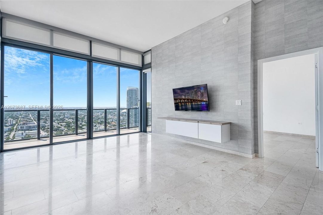 For Sale: $1,325,000 (2 beds, 2 baths, 1407 Square Feet)