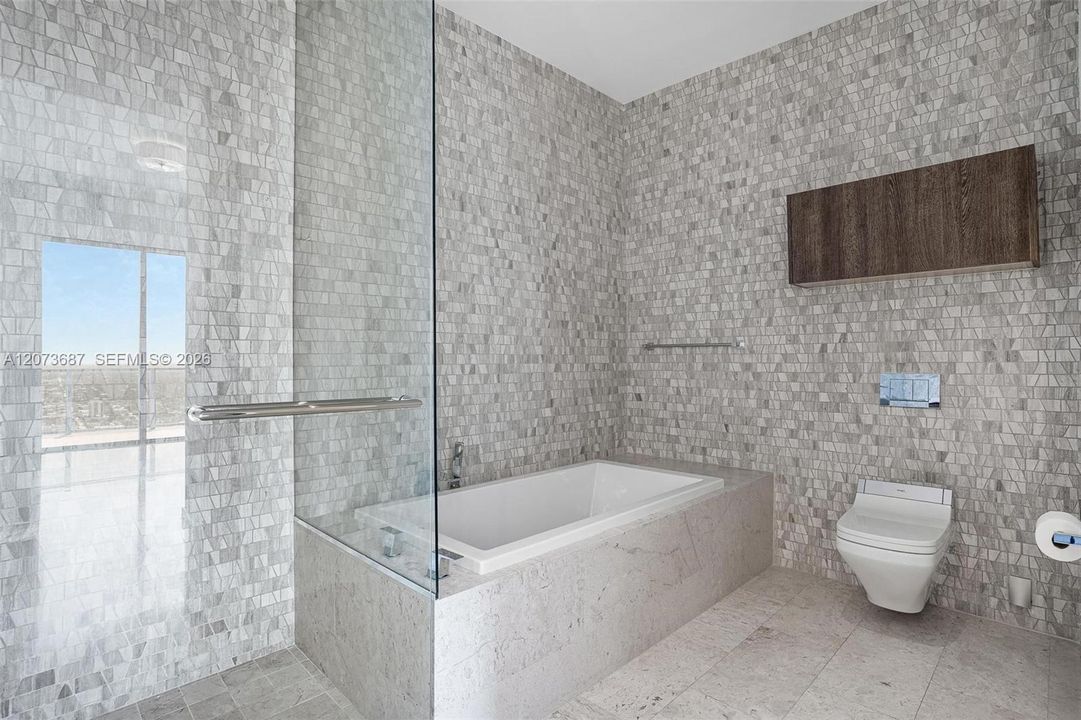 For Sale: $1,325,000 (2 beds, 2 baths, 1407 Square Feet)