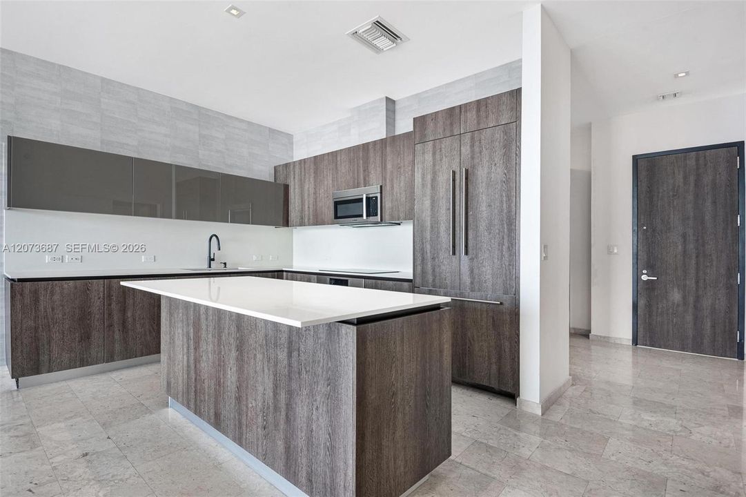 For Sale: $1,325,000 (2 beds, 2 baths, 1407 Square Feet)