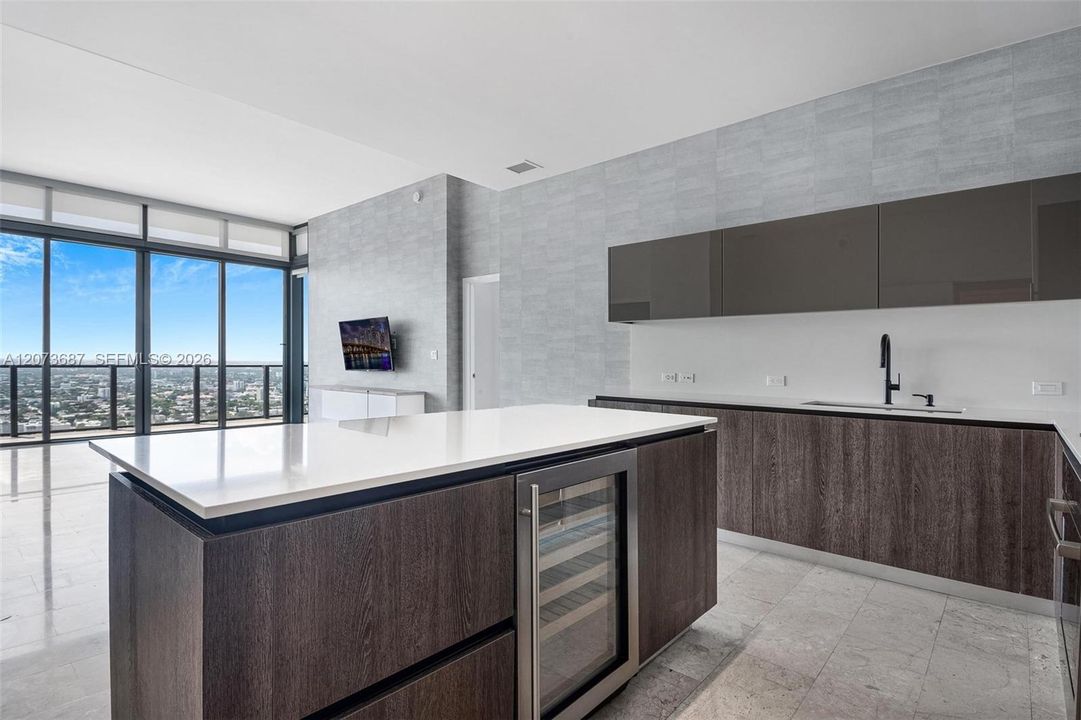 For Sale: $1,325,000 (2 beds, 2 baths, 1407 Square Feet)