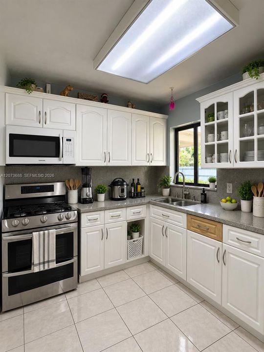 For Sale: $625,000 (3 beds, 1 baths, 1058 Square Feet)