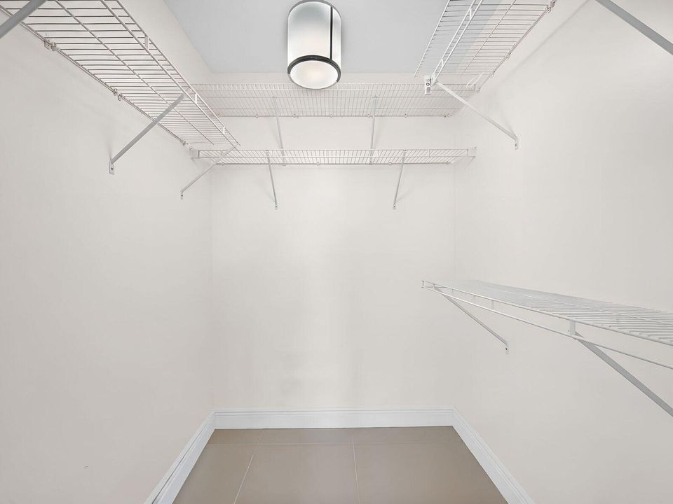 55-custom-closet