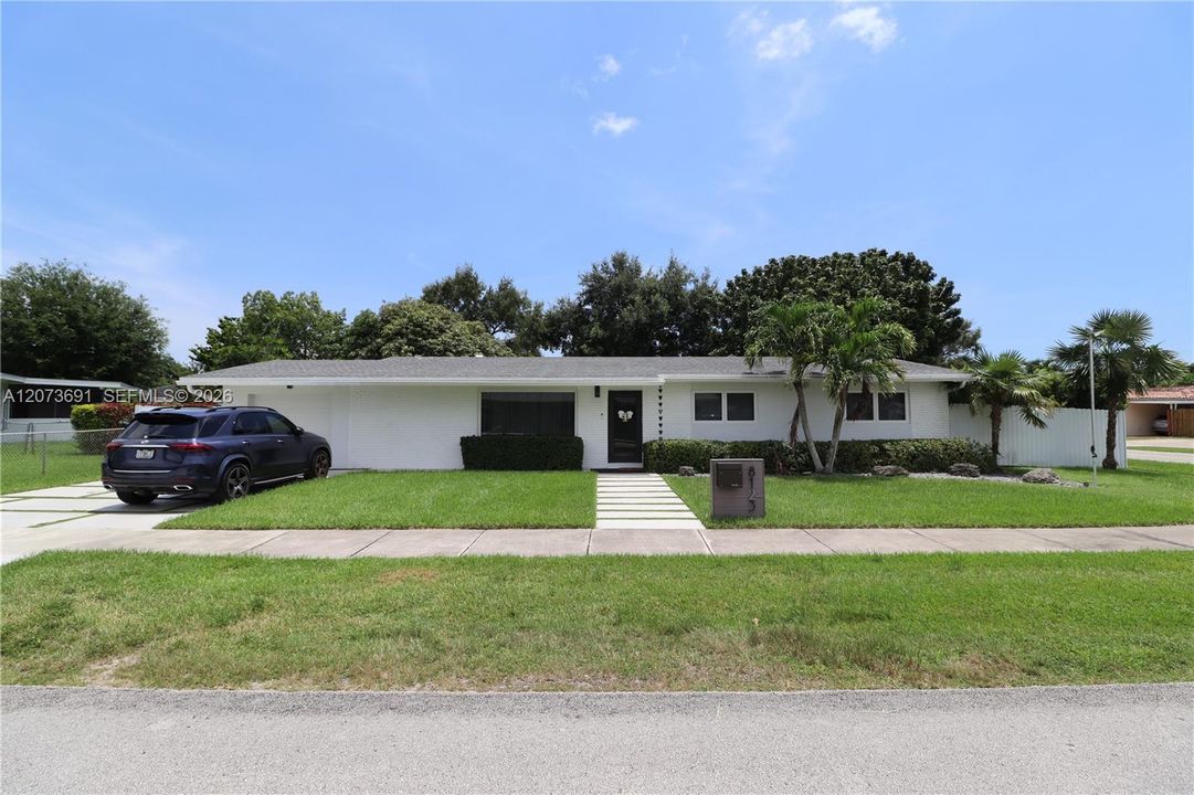 For Sale: $987,000 (3 beds, 2 baths, 1512 Square Feet)
