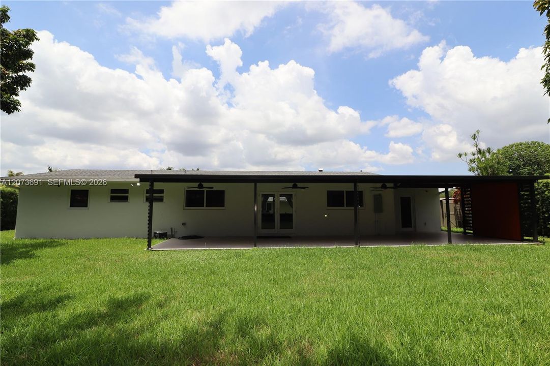 For Sale: $987,000 (3 beds, 2 baths, 1512 Square Feet)