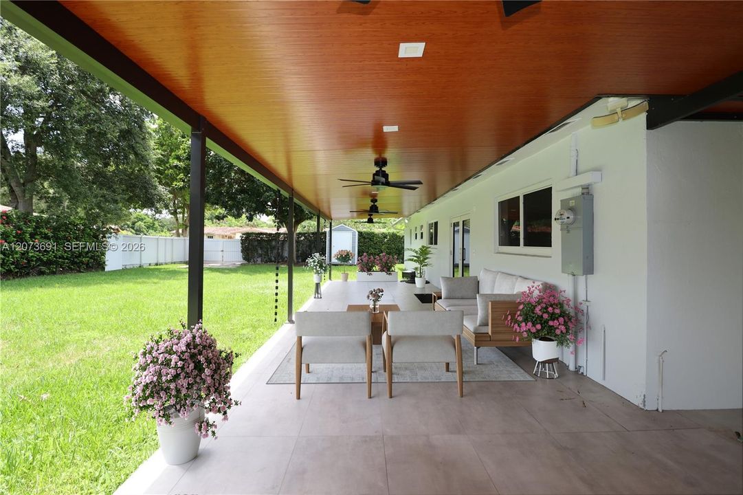 For Sale: $987,000 (3 beds, 2 baths, 1512 Square Feet)