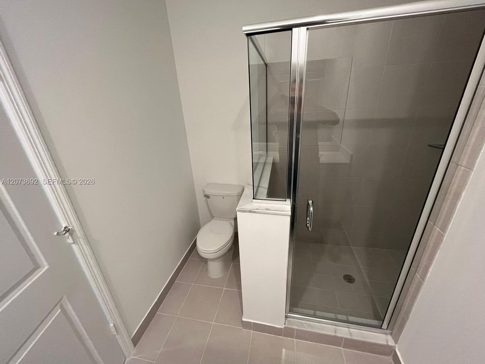 For Rent: $3,100 (4 beds, 2 baths, 1820 Square Feet)